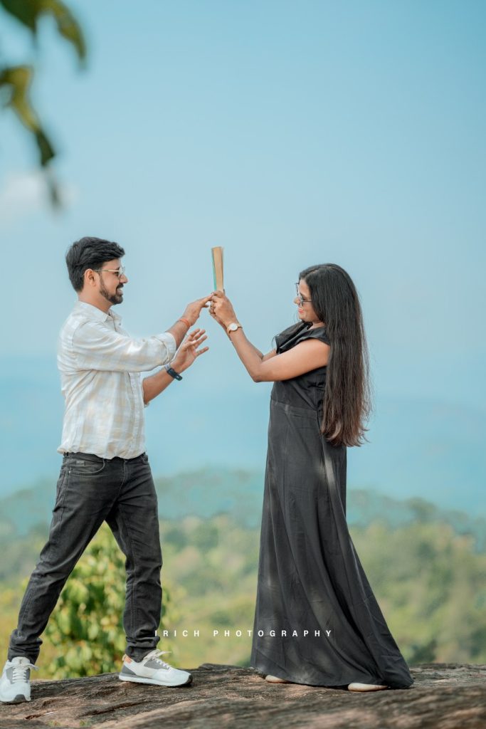 Pre Wedding Photoshoot in Munnar