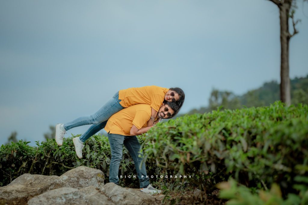 Pre Wedding Photoshoot in Munnar