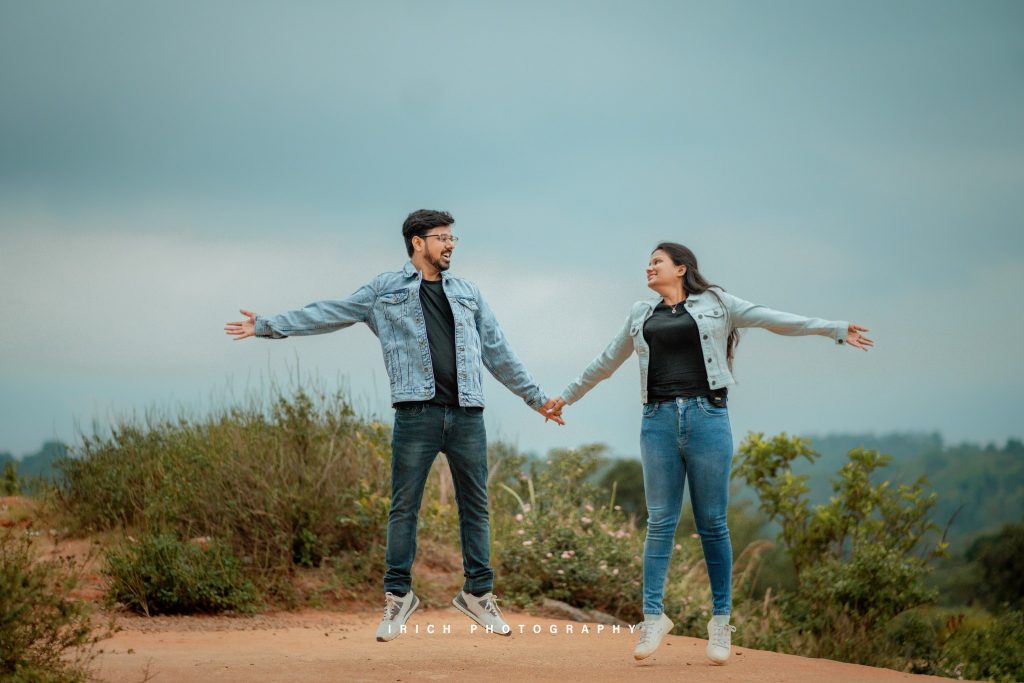 Pre Wedding Photoshoot in Munnar