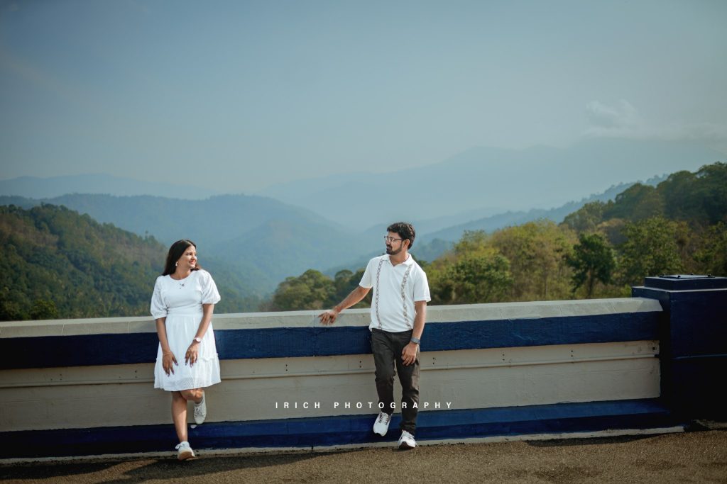 Pre Wedding Photoshoot in Munnar