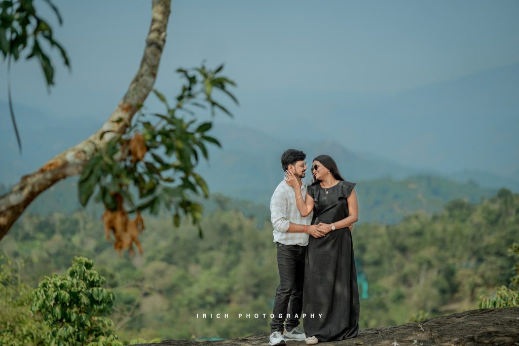 Pre Wedding Photoshoot in Munnar